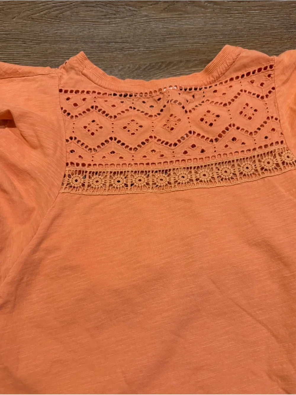 Anthropologie Coral Eyelet Flutter Sleeve Top Size Large - Picture 6 of 9